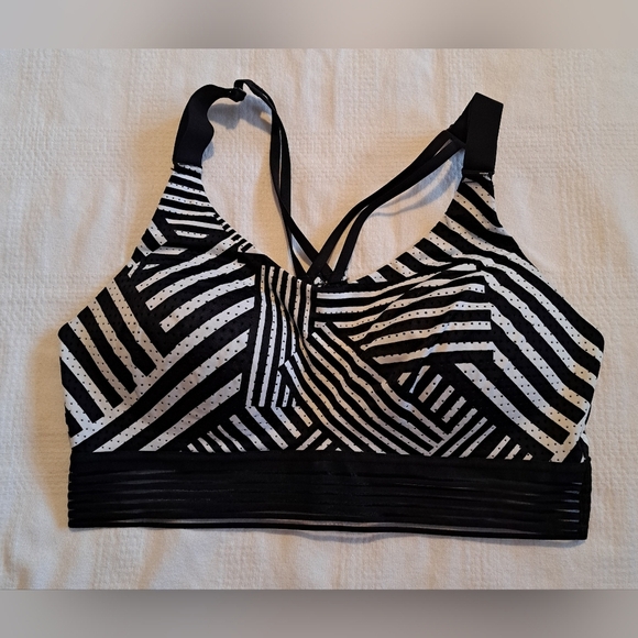 Victoria Sport women's 36C black and white sports bra adjustable straps pullover - Picture 1 of 7